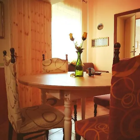 Chelia Apartment *